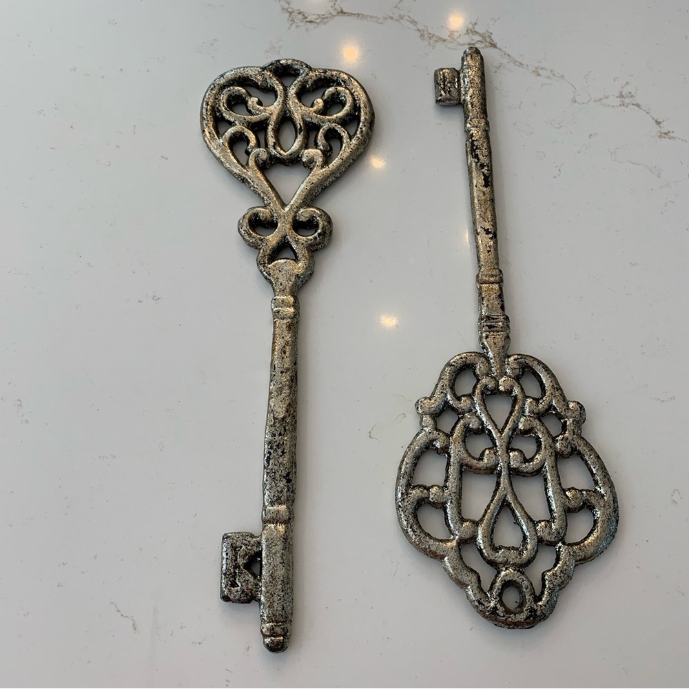 Two 12 inch Distressed Silver Metal Keys Wall Decor